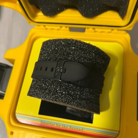 Invicta Special Edition Lupah 19503 Womens Ladies Watch Red Face Black Strap - Picture 4 of 8